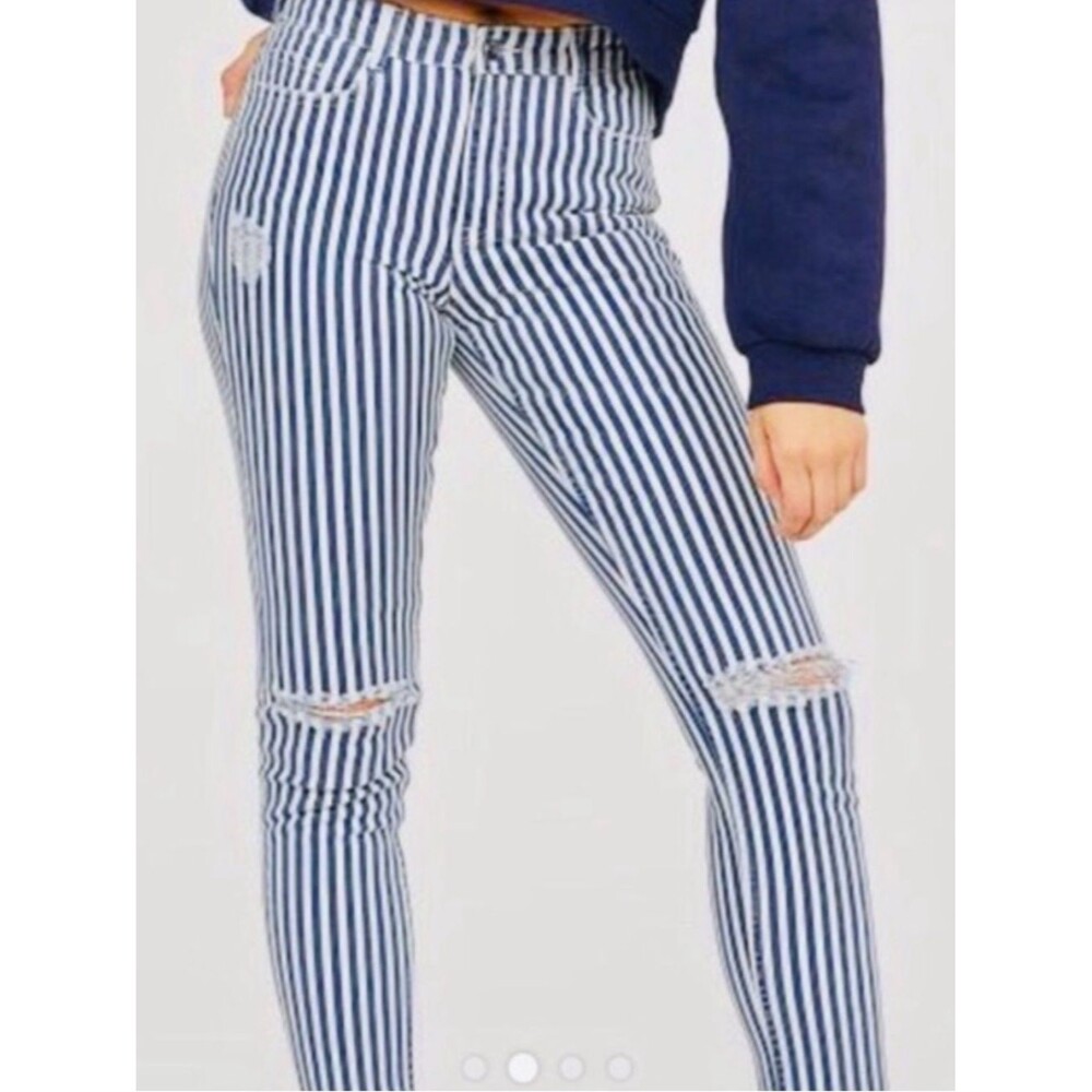 H&M Divided Striped Knee Slit Cutoff Hem Distressed Cotton Skinny Jeans. 6.
